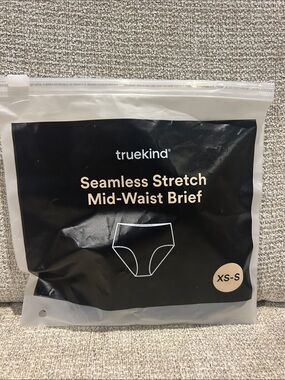 Truekind Seamless Stretch Mid-Waist Brief - Black